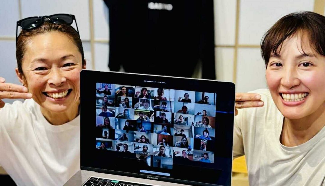 ヨガボンドのサントーシマ香先生とMaiko先生