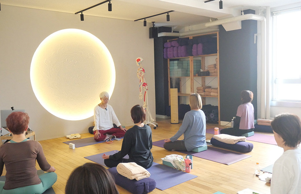 中井先生の瞑想クラスの様子