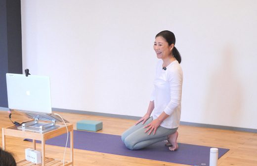 陰ヨガ講師の濱田さやか先生