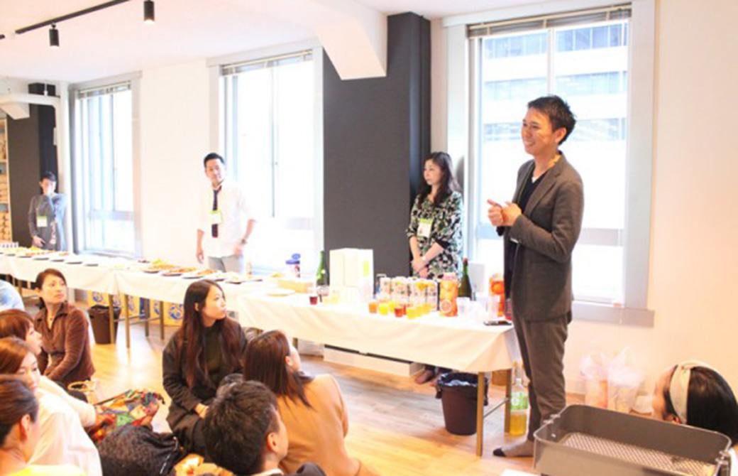 ヨガアカデミー大阪オープニングの様子